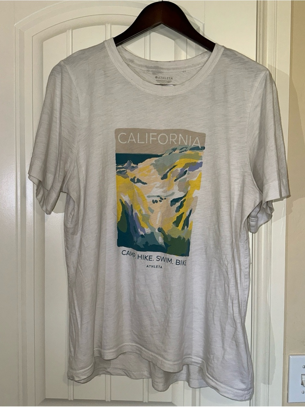 Athleta California Camp Hike Swim Bike Lightweight T Shirt M